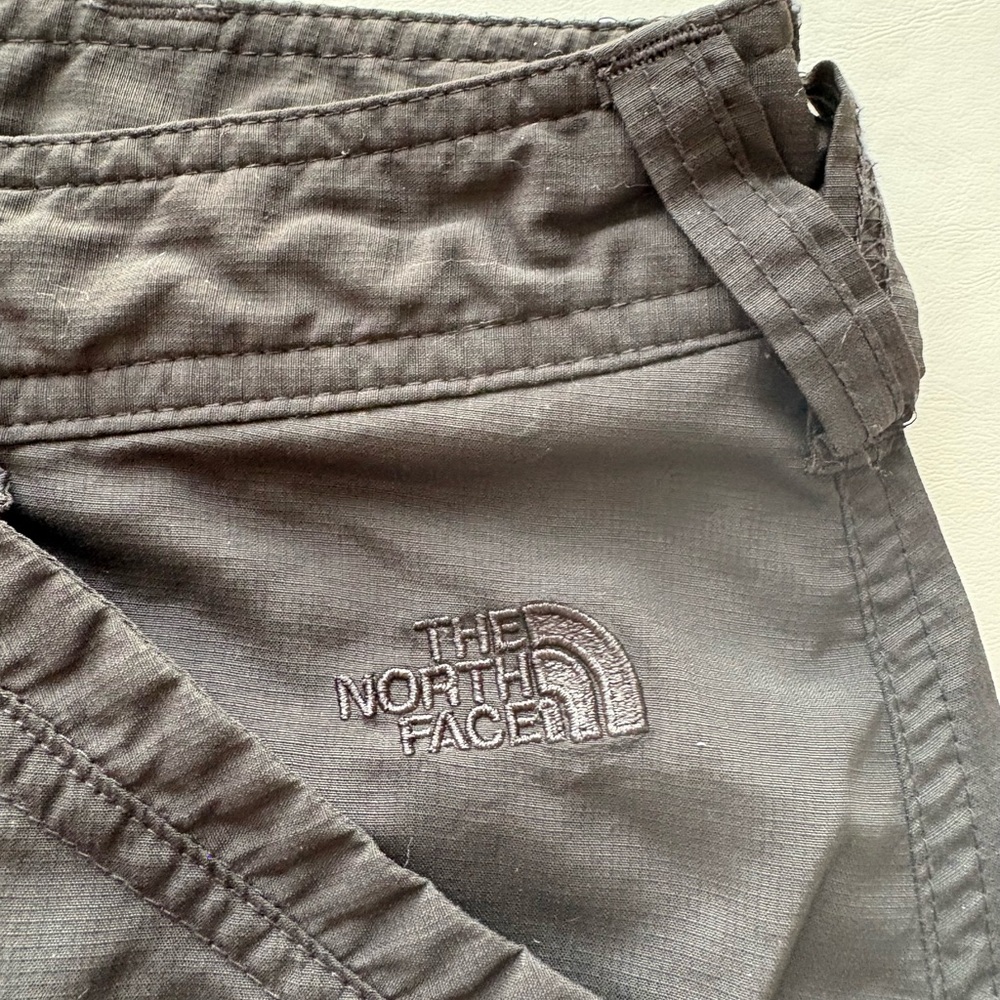 The North Face Women's Active Cargo Skirt - Size 12 Fantastic Condition - Picture 2 of 12